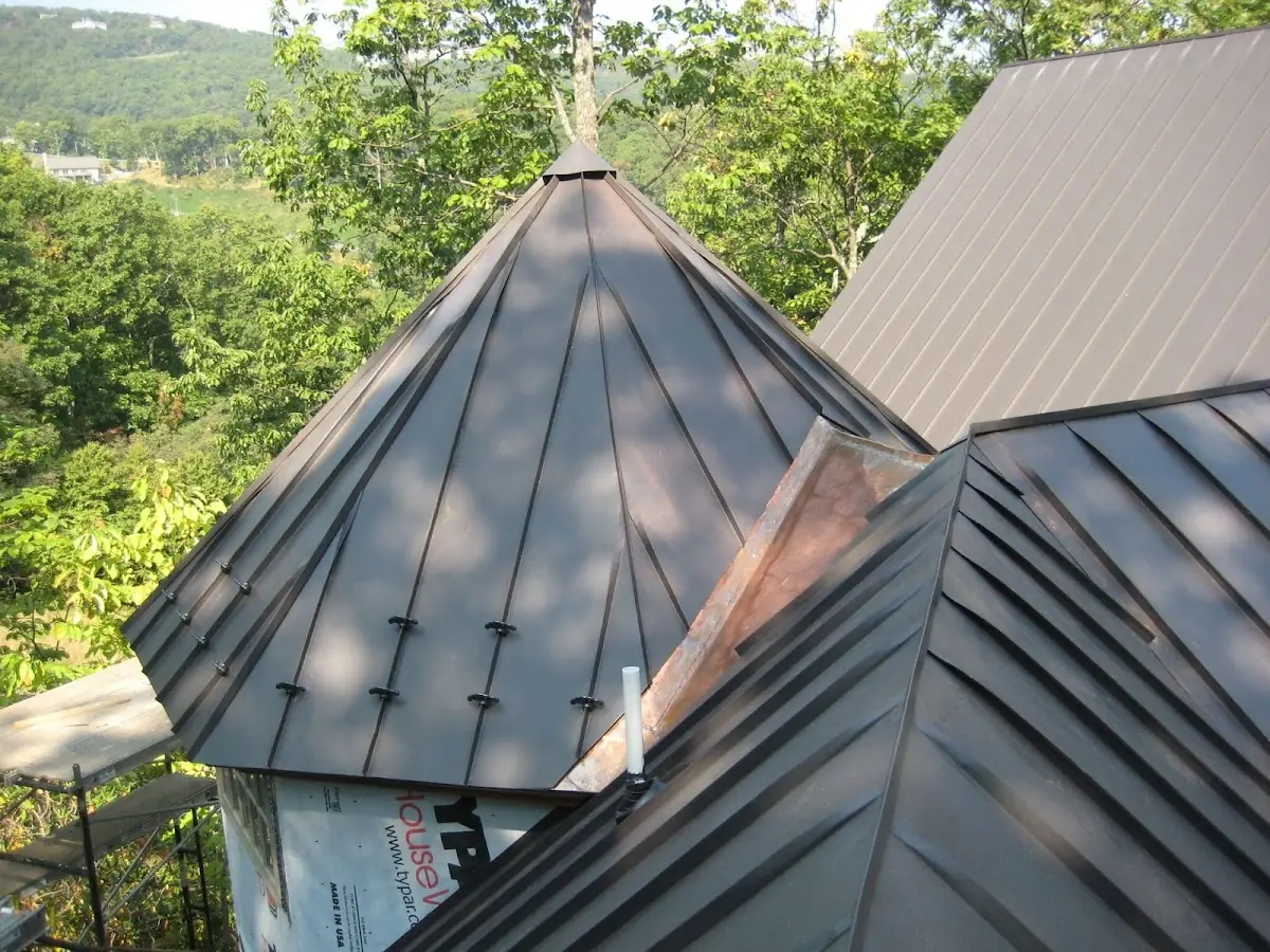Professional Gutter Cleaning by Craftsman Roofing in Knoll View Acres